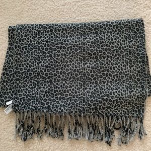 Talbots Gray and Black Leopard Print Scarf Acrylic